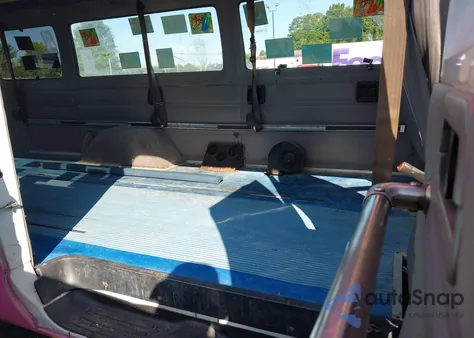 1996 Dodge Ram Van B3500 из США, поврежденный, VIN 2B7KB31Z0TK153403